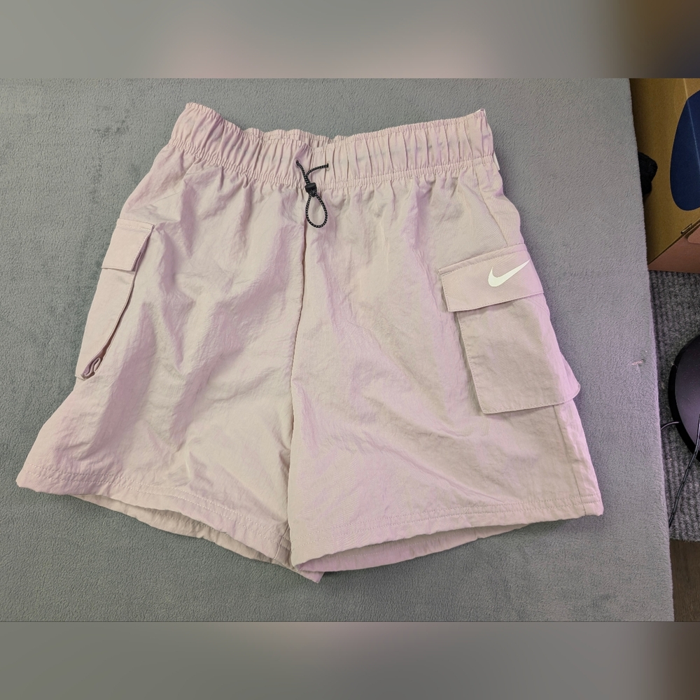 Nike Sportswear Essential High Rise Woven Shorts Platinum Violet Women’s S 4-6